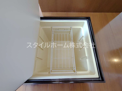 【玄関】 | ロイヤルコートA | イメージです。