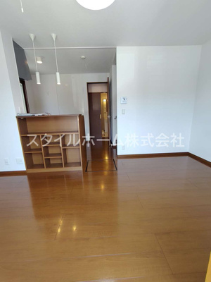 【居間・リビング】 | ロイヤルコートA | イメージです。