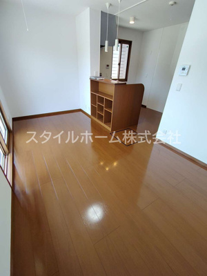 【居間・リビング】 | ロイヤルコートA | イメージです。