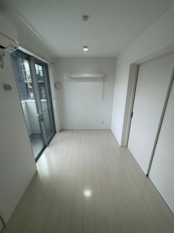 仲介手数料0円！！プランドール月島の居間・リビング