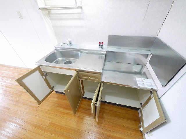 ラ・ショコラのキッチン|コンパクトなキッチンで掃除もラクラク