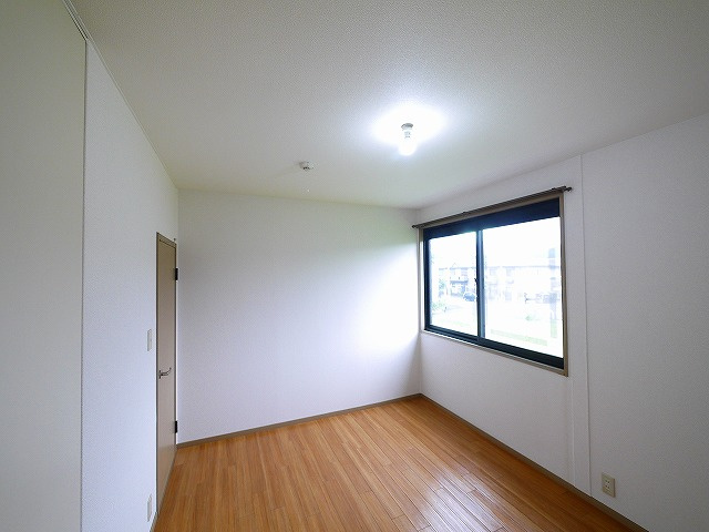 ラ・ショコラの洋室|コンパクトで使いやすい洋室です