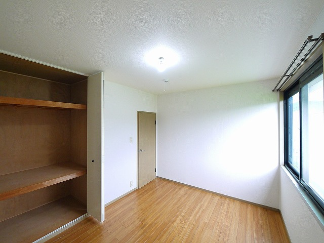 ラ・ショコラの洋室|使い勝手のいい洋室です