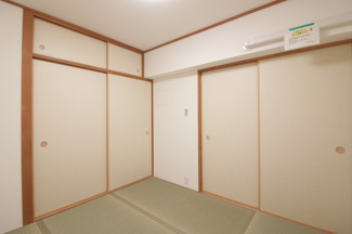 【和室】 | ローズハイツ宝塚 | 和室4.5帖です♪足を伸ばして寛げる居室です！小さなお子様の遊びスペースとして・お客様部屋として色々活躍してくれる優秀な居室です(^^)