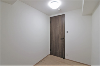 【収納】 | ローズハイツ宝塚 | サービスルーム（納戸）約3帖です♪季節家電の収納場所として・ファミリークローゼットとして色々活躍してくれます！