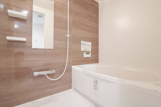 【浴室】 | ローズハイツ宝塚 | 新品の浴室ユニットバスです♪一日の疲れを癒してくれます！浴室乾燥機付きで雨の日のお洗濯物も困りませんね(^^)