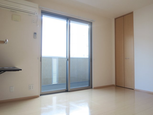 メゾン・ド・ヴェルーフの洋室