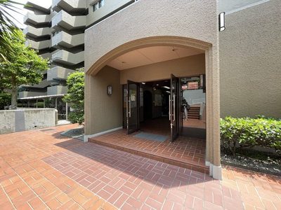 【エントランス】 | 日興千里丘スカイマンションA棟 | エイブルだけのお得なサービス、ご用意しております。詳細は、お気軽に当社までお問合せ下さいませ！