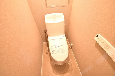 【トイレ】 | 日興千里丘スカイマンションA棟 | こちらのサイトに掲載されている全ての物件が、当社にてご紹介可能です！気になる物件がありましたら、弊社スタッフまでお気軽にお問合せ下さいませ。