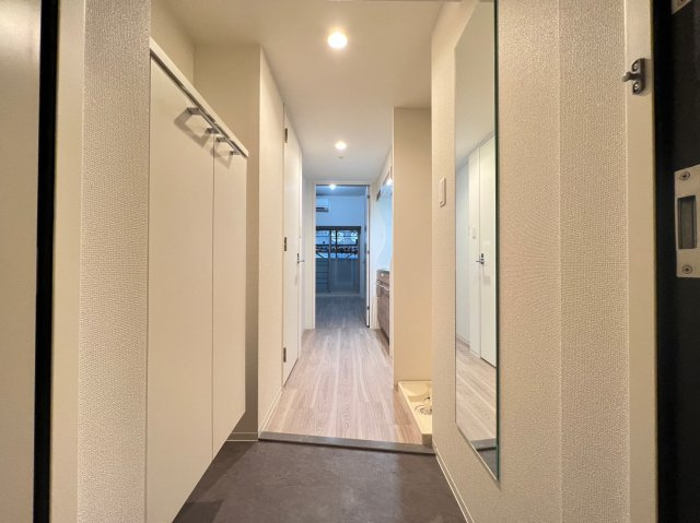 セレニテ本町リアンの玄関