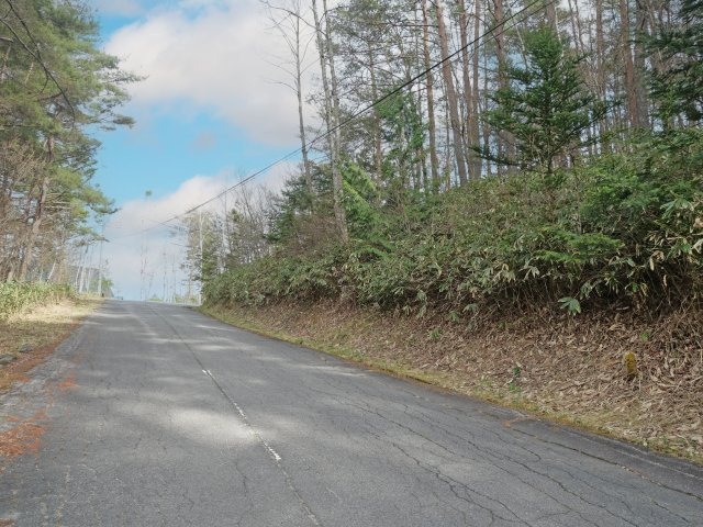開田高原保健休養地⑤の前面道路含む現地写真
