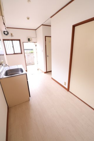 サニーハイツキタオカの居間・リビング