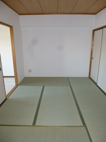 クオリティパレス徳重の和室|畳の上でゆっくりとくつろげる和室です