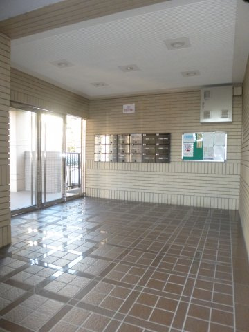 クオリティパレス徳重のエントランス|毎日通るエントランスはこのようになっています