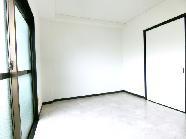 カネオカマンションの洋室