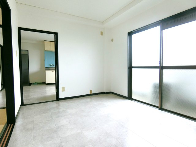 カネオカマンションの洋室