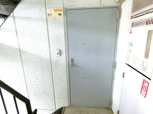 カネオカマンションの玄関