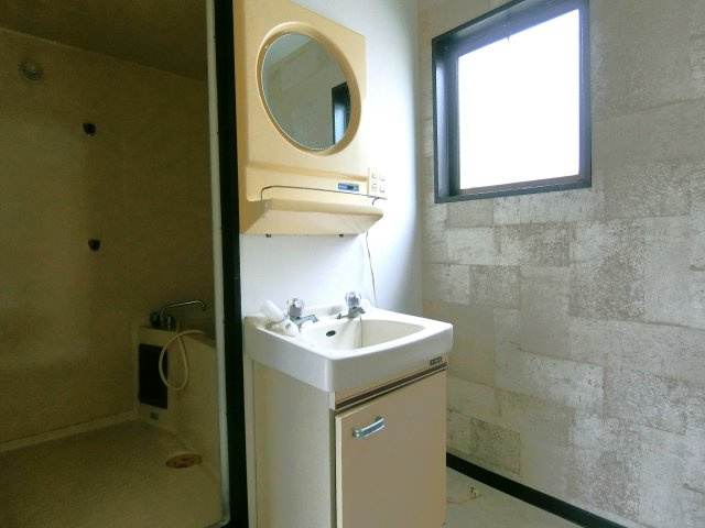 カネオカマンションの独立洗面台