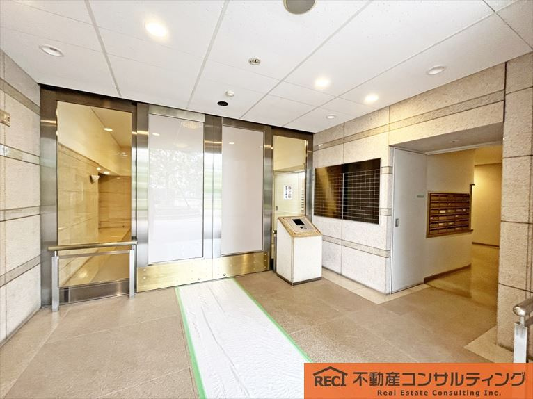 ビュータワー住吉館のエントランス