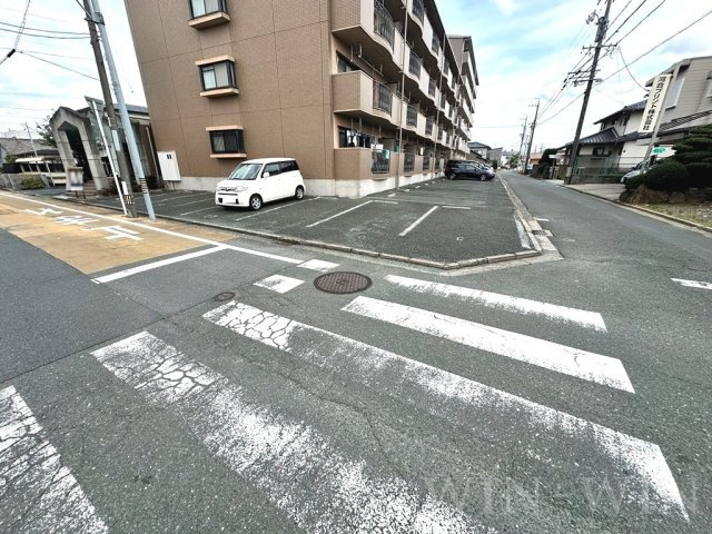 NH菰口の駐車場
