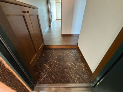 【玄関】 | ランビニオン