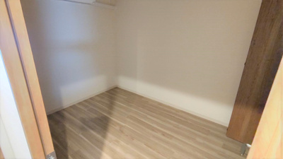 【寝室】 | モア・ルミエール | エアコン付きなので年中快適です