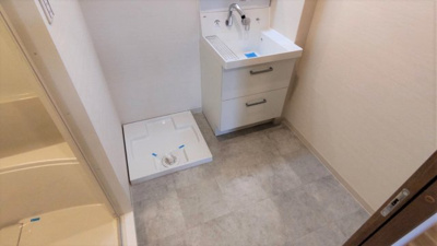 【洗面所】 | モア・ルミエール | 室内に洗濯機置けます