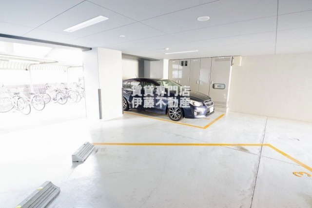 GRANDUKE大曽根の駐車場