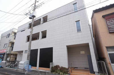 【外観】 | Gatto  Bianco | スクウェアで瀟洒な建物です