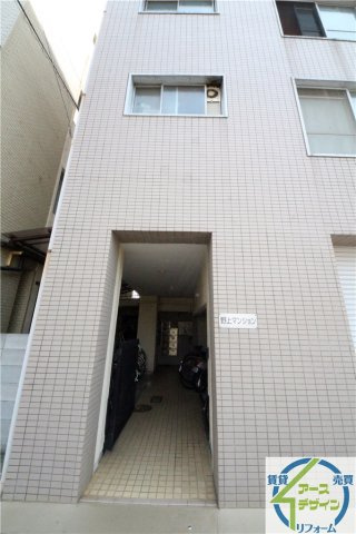 第一野上マンションのエントランス