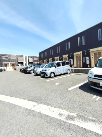 ル・フィオーレ Ｂの駐車場