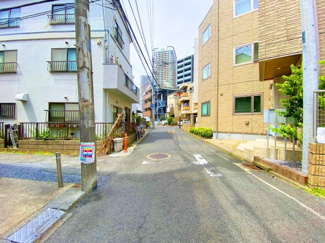 【前面道路含む現地写真】