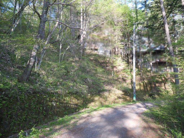 せせらぎの森①の前面道路含む現地写真