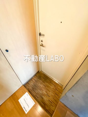 レオンコンフォート弁天町の玄関