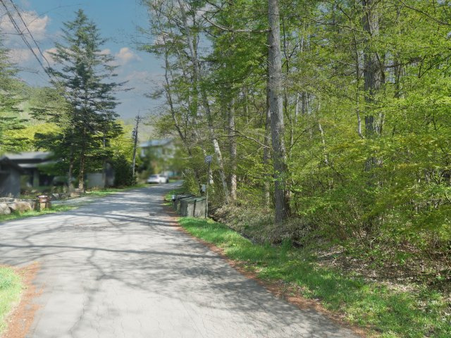 軽井沢レイクニュータウン①の前面道路含む現地写真