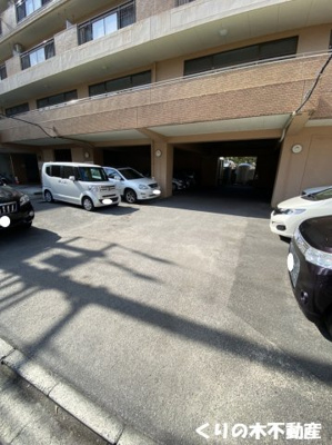 【駐車場】 | ライブタウン宝来 | 駐車場に車を止められます