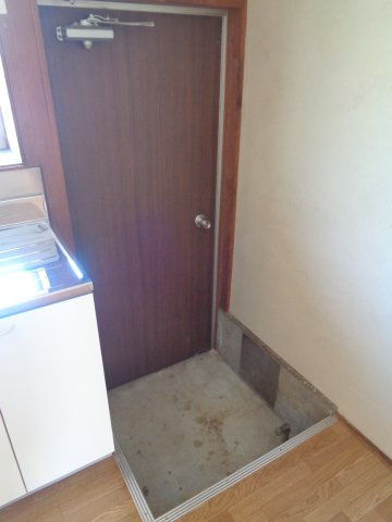 入野町16115-10戸建のエントランス|こちらは勝手口になります。