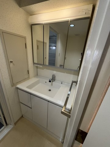 グランドシティ白山の独立洗面台
