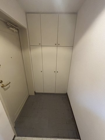 グランドシティ白山の玄関