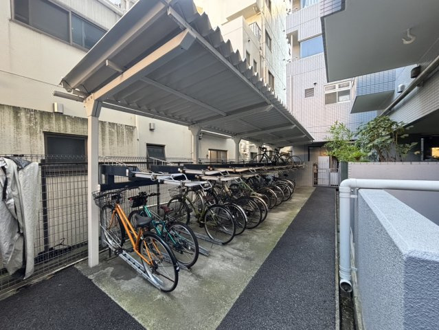 グランドシティ白山の駐輪場