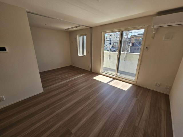 ラポール岡本【仮称】D-room西岡本の居間・リビング