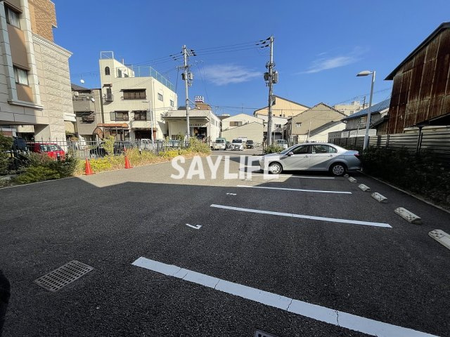 Luxe布施北Ⅱ（ラグゼ布施北Ⅱ）の駐車場