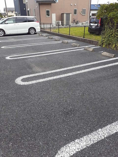 フォーリストCの駐車場