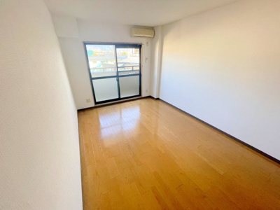 【洋室】 | キャッスル山村