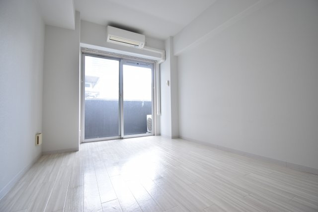 パークハウスナンバの洋室