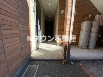 【エントランス】 | 寿キャッスル栄生 | 清潔なエントランスです