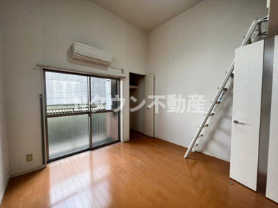 【居間・リビング】 | 寿キャッスル栄生 | おしゃれなリビングです