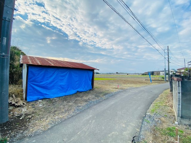建築条件なし 売地98坪　川越市山田の前面道路含む現地写真
