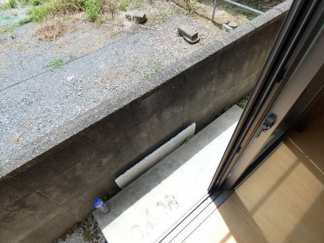 【バルコニー】 | 駐車場は1台5,500円から契約可能です。