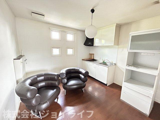 千旦林　2棟一括店舗兼住居の居間・リビング